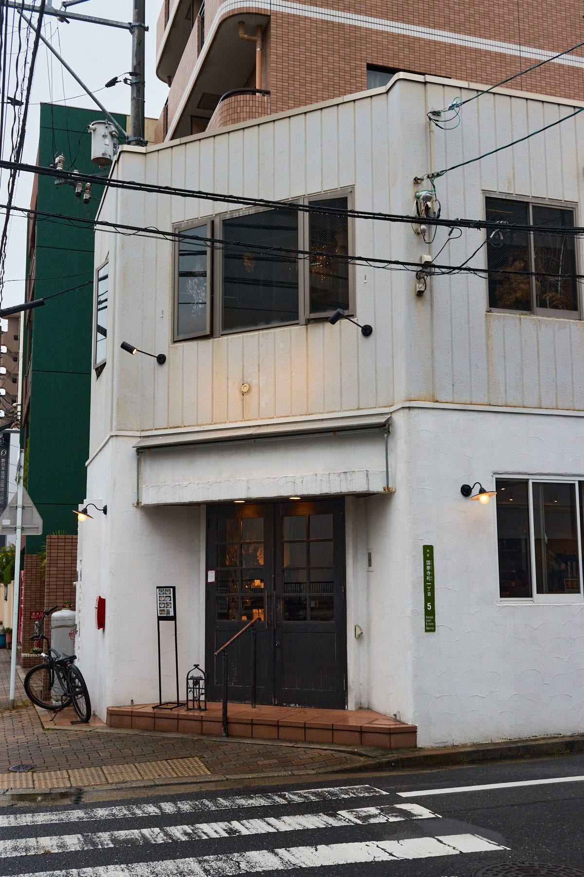 Retro Japanese building turned cafe exterior
