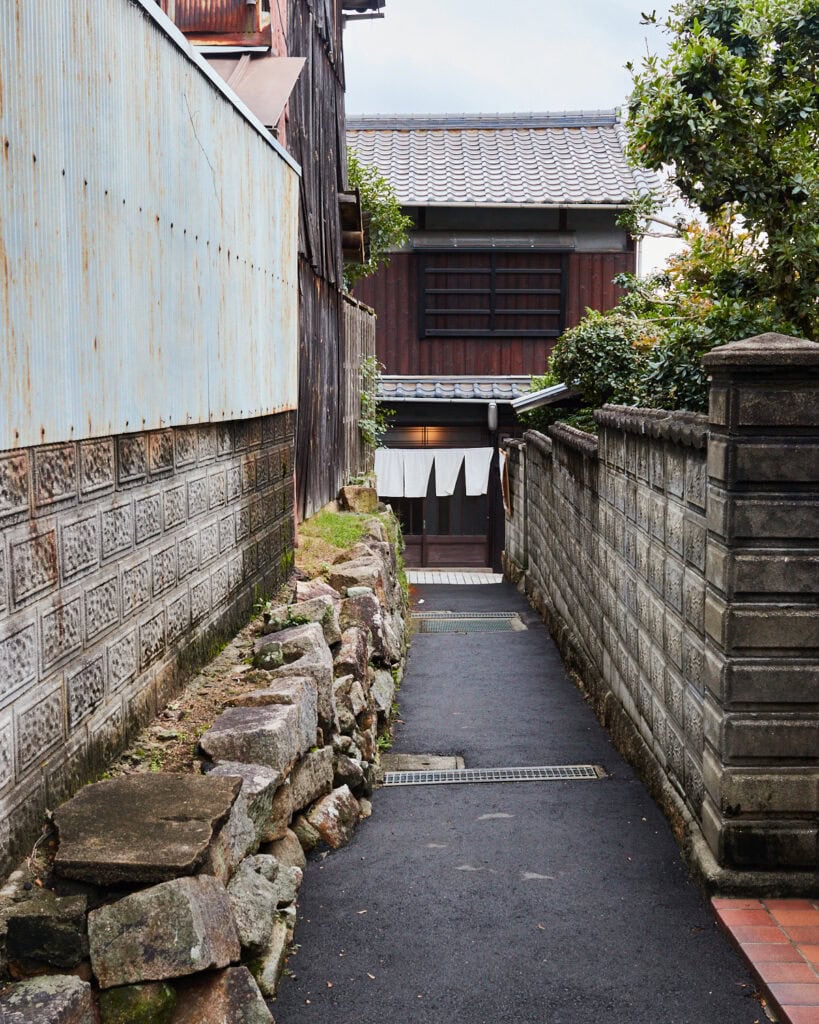 Old Japanese house turned into a modern Japanese tea house