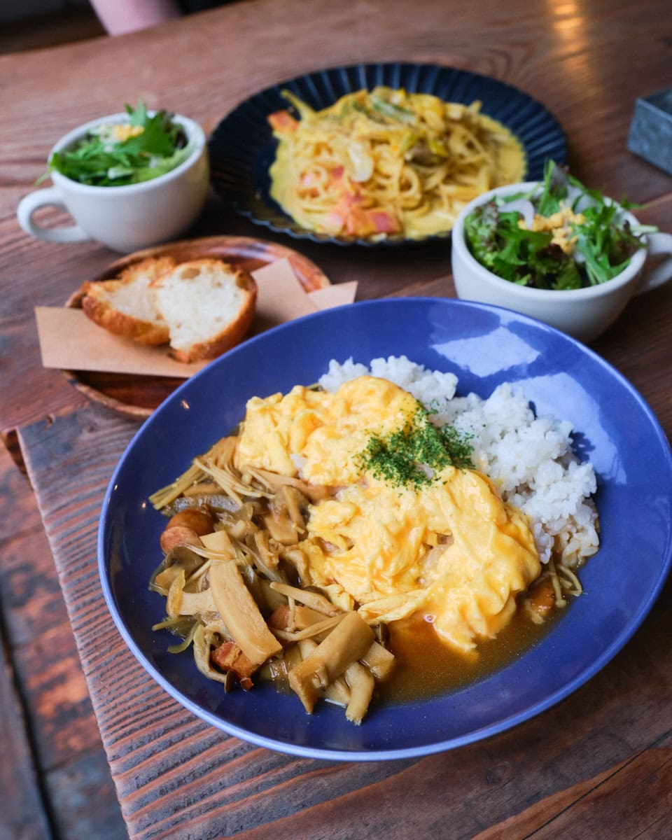 omurice and pork pumpkin pasta in hiroshima aida cafe