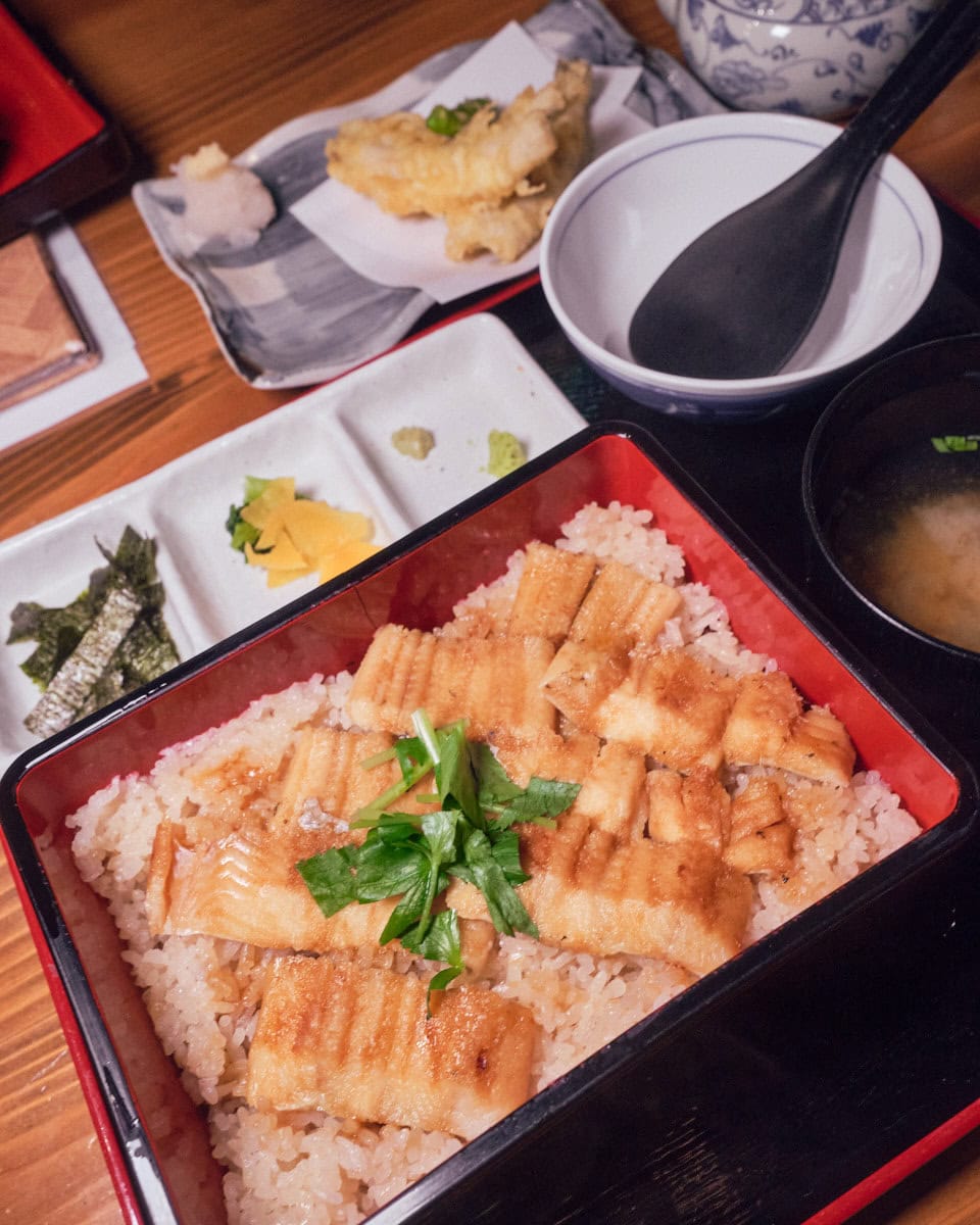 tukiakari anago or freshwater eel dinner set with tempura pickles, and soup