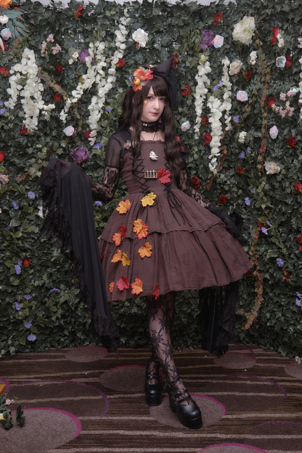 Gothic lolita with autumn accessories.