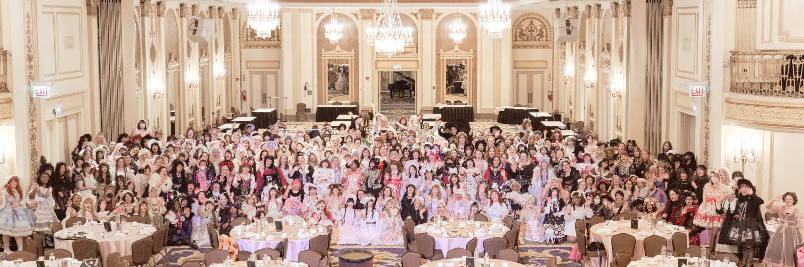 Group photo with over 300 attendees - long crop 2.