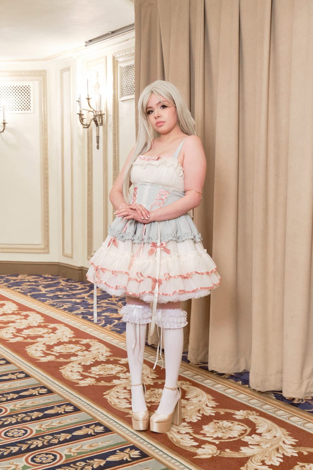Attendee wearing pastel ero lolita.