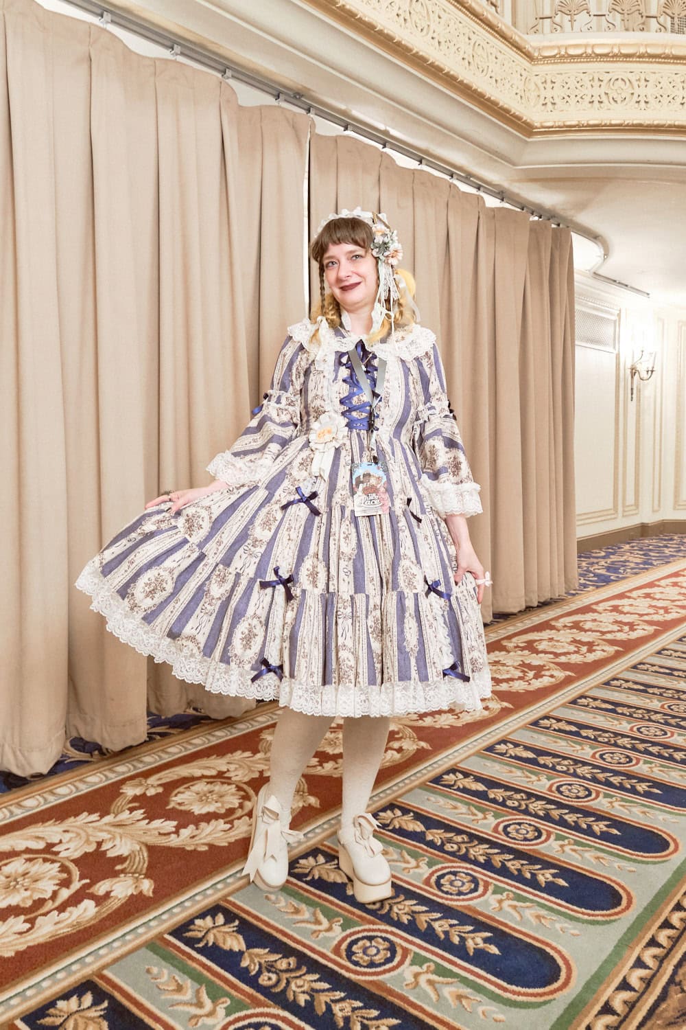 Classic lolita wearing Antique Bouquet by Metamorphose.