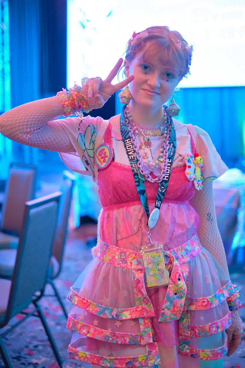 Attendee outfit snap 1 - half body.