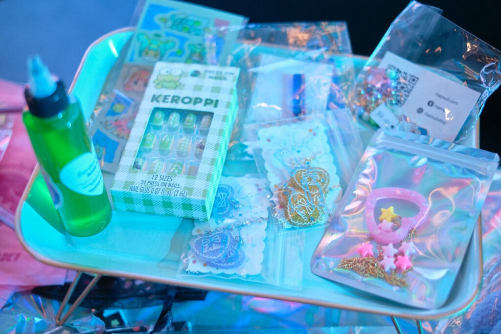 Various raffle prizes on tray,