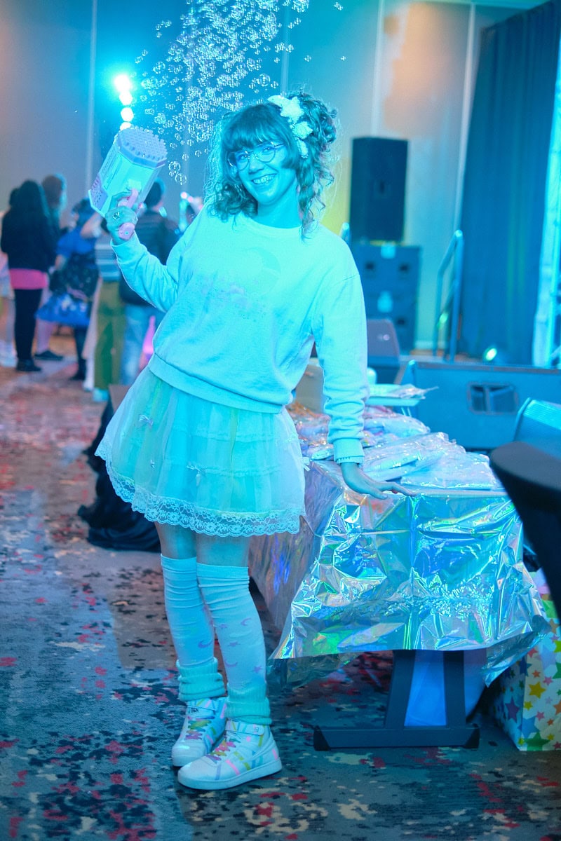 Attendee snap 7 - full body.