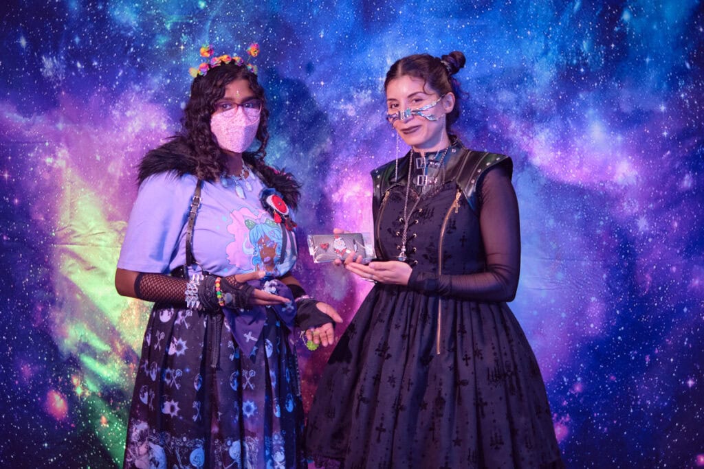 Designer Puvithel with raffle prize winner 1.