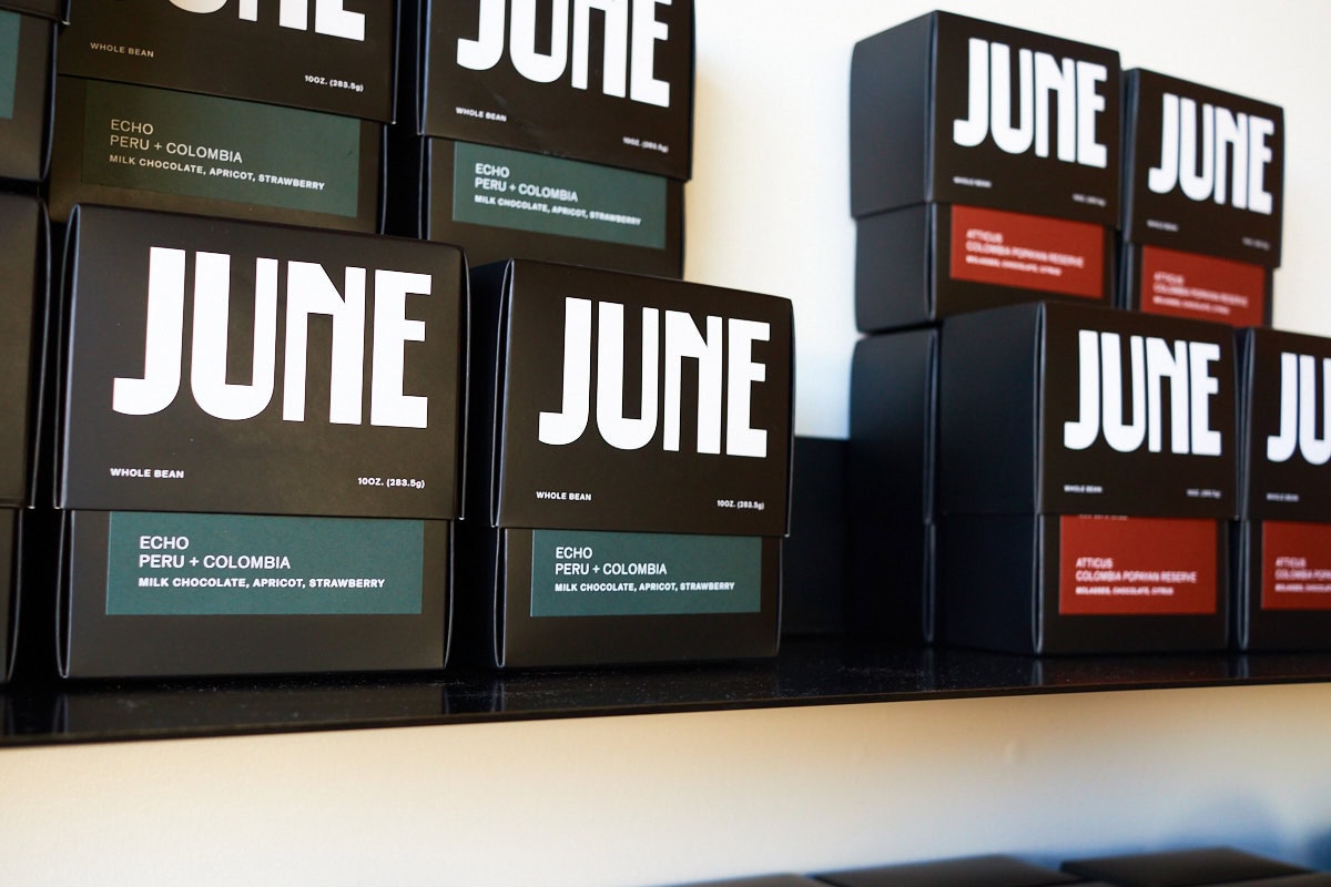 June Coffee Echo Peuro + Colombia blend coffee bean box